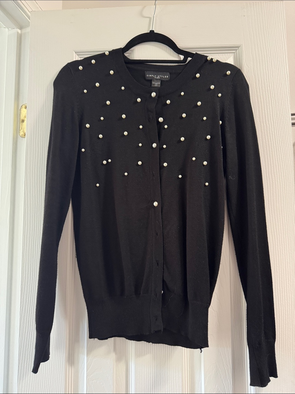 Simply Styled Black Pearl-Embellished Button Cardigan